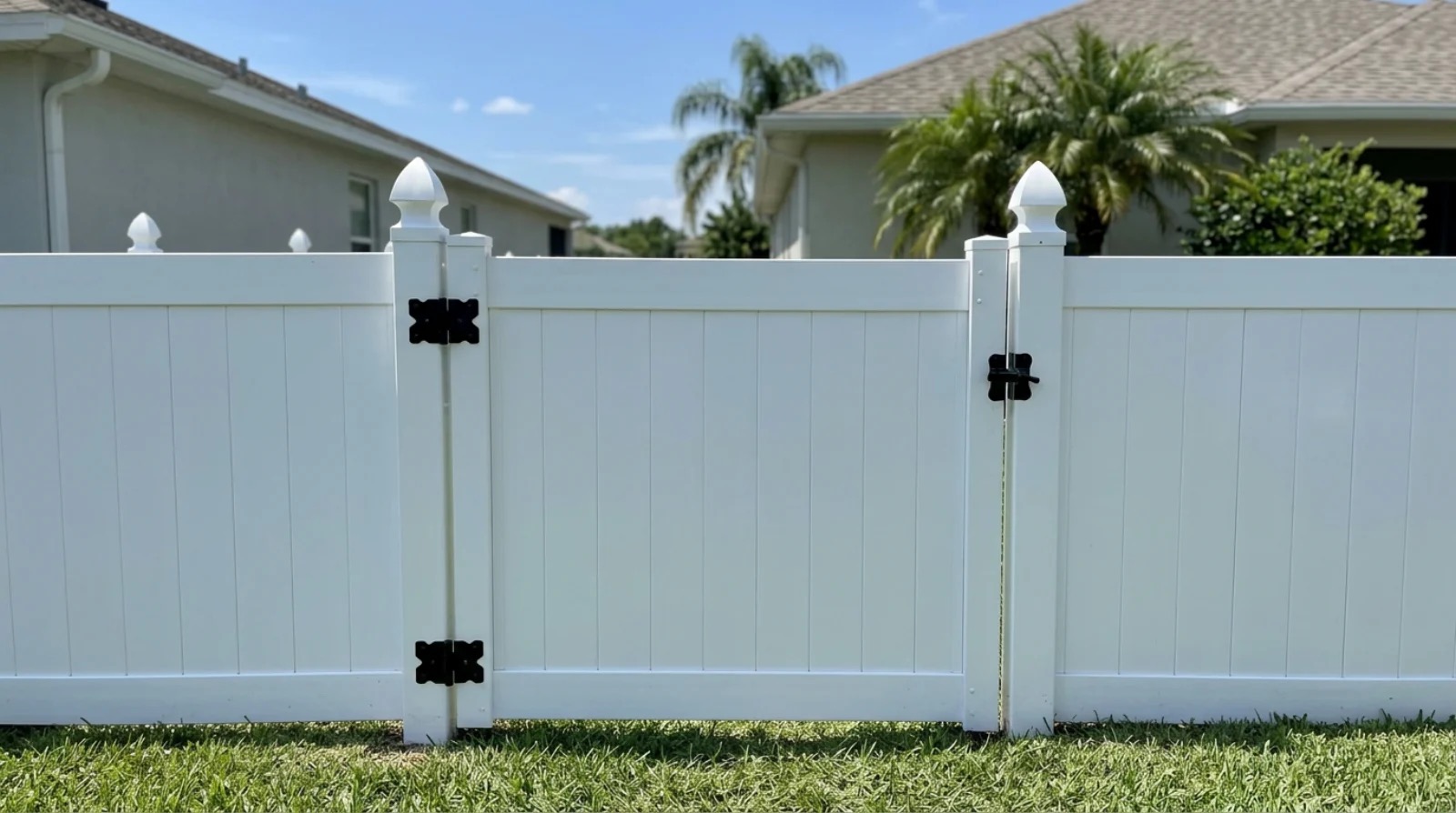 White vinyl privacy fence in Central Florida